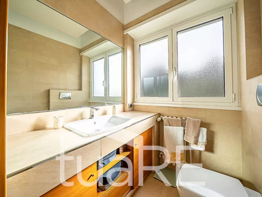 Immagine 19 di Appartamento in vendita  in Via Carlo Conti Rossini a Roma