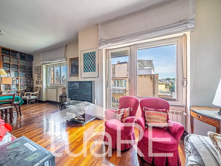 Immagine 4 di Appartamento in vendita  in Via Francesco Mengotti a Roma