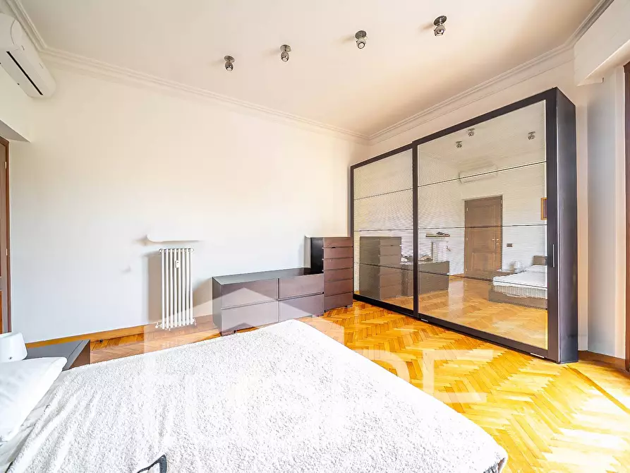 Immagine 12 di Appartamento in vendita  in Lungotevere Flaminio a Roma