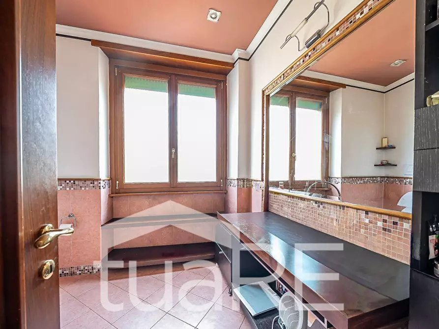 Immagine 16 di Appartamento in vendita  in Lungotevere Flaminio a Roma