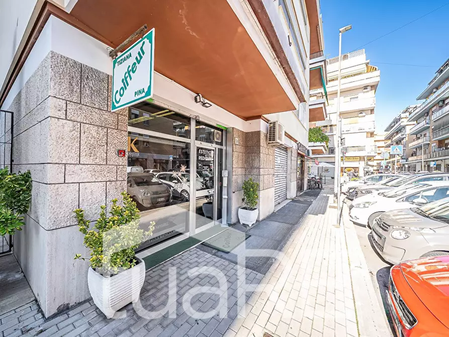 Immagine 2 di Negozio in vendita  in Via Di Boccea a Roma