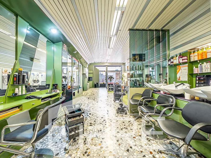 Immagine 3 di Negozio in vendita  in Via Di Boccea a Roma