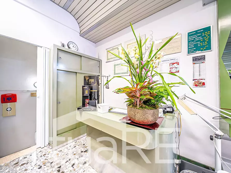 Immagine 6 di Negozio in vendita  in Via Di Boccea a Roma