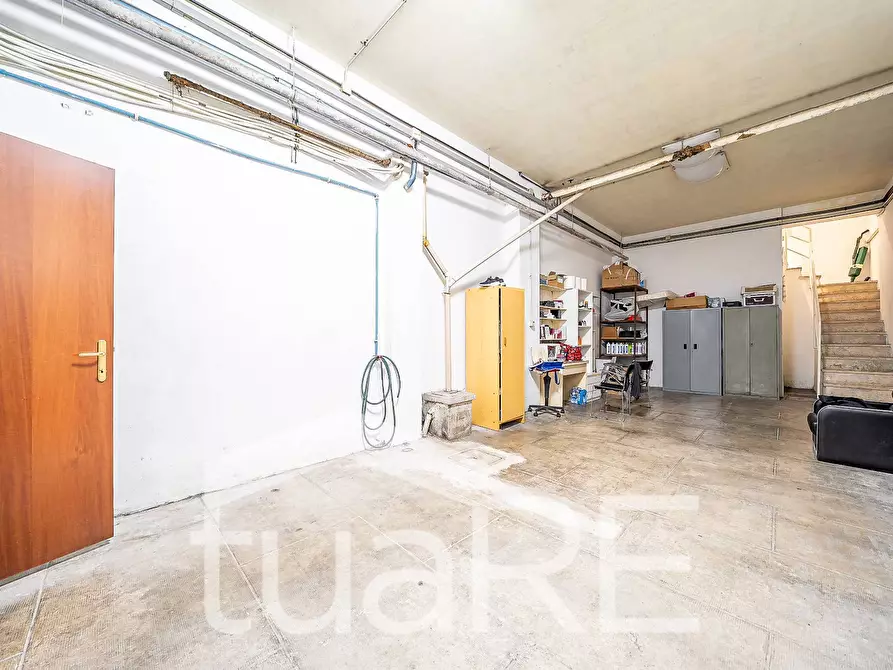 Immagine 10 di Negozio in vendita  in Via Di Boccea a Roma