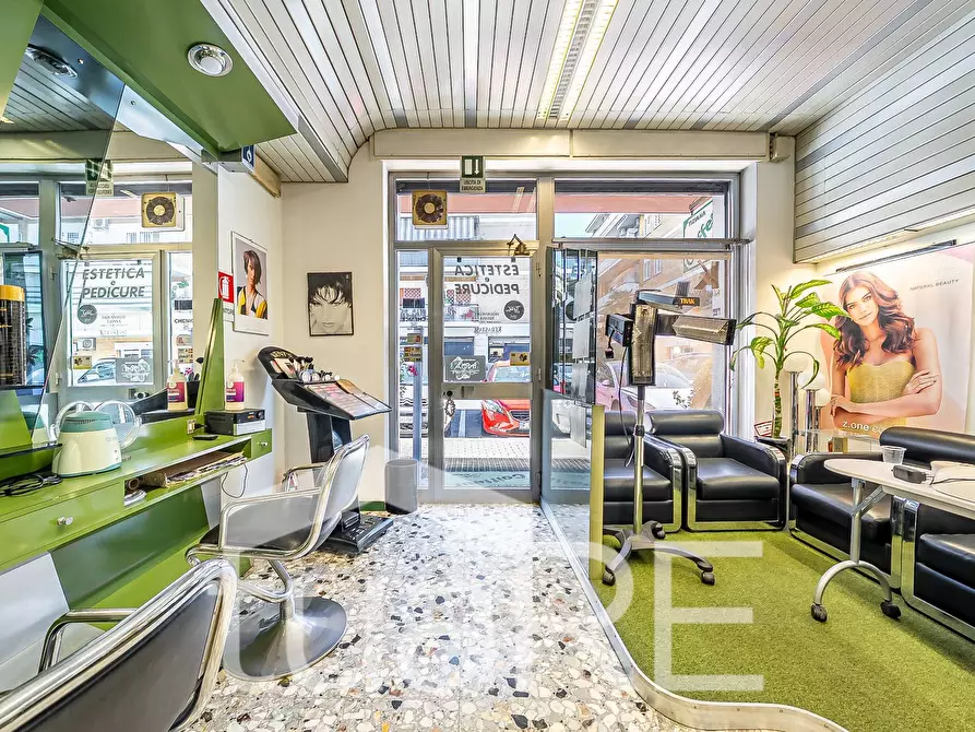 Immagine 18 di Negozio in vendita  in Via Di Boccea a Roma