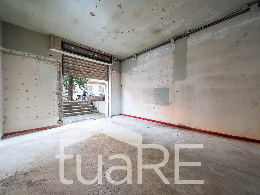 Immagine 2 di Negozio in vendita  in Via Di Monteverde a Roma