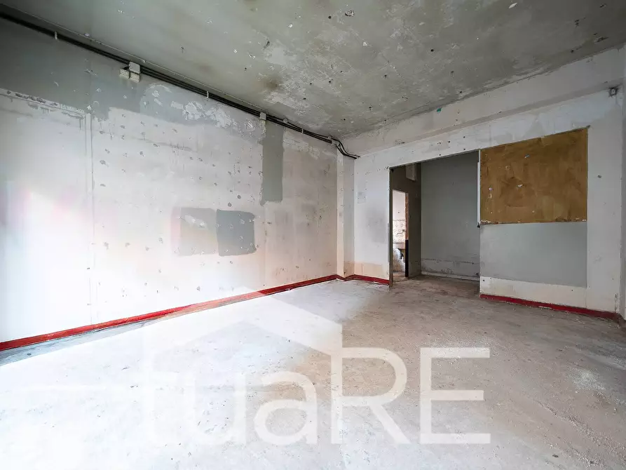 Immagine 4 di Negozio in vendita  in Via Di Monteverde a Roma