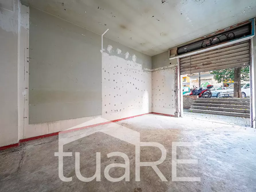 Immagine 6 di Negozio in vendita  in Via Di Monteverde a Roma