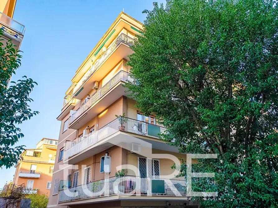 Immagine 14 di Negozio in vendita  in Via Di Monteverde a Roma