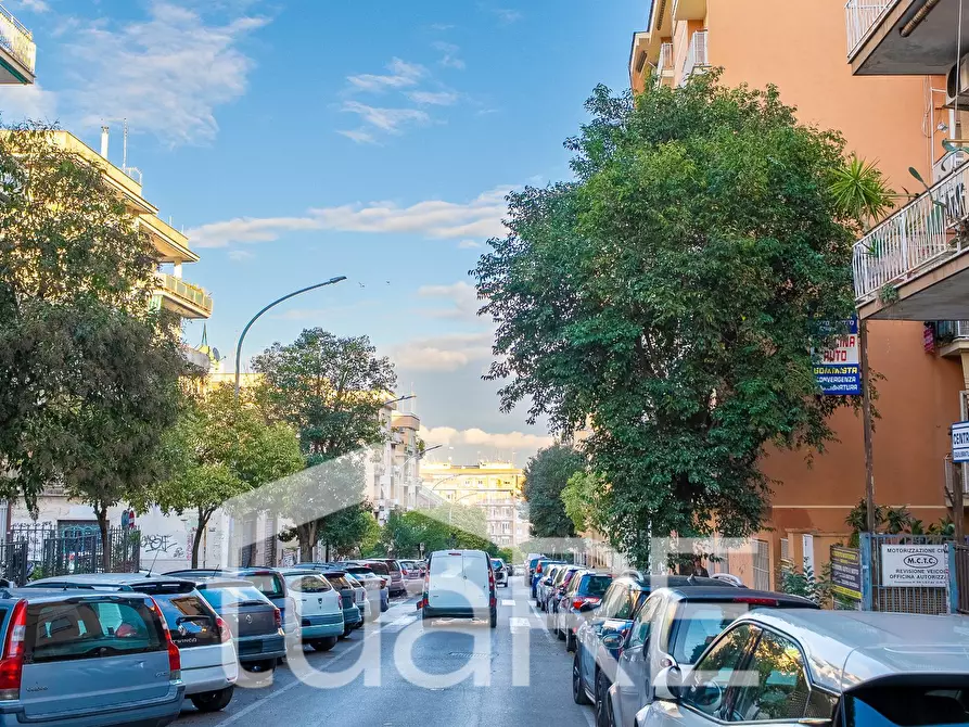 Immagine 16 di Negozio in vendita  in Via Di Monteverde a Roma