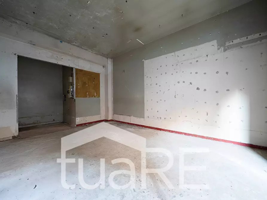 Immagine 20 di Negozio in vendita  in Via Di Monteverde a Roma