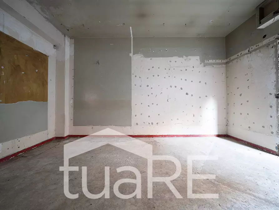 Immagine 21 di Negozio in vendita  in Via Di Monteverde a Roma