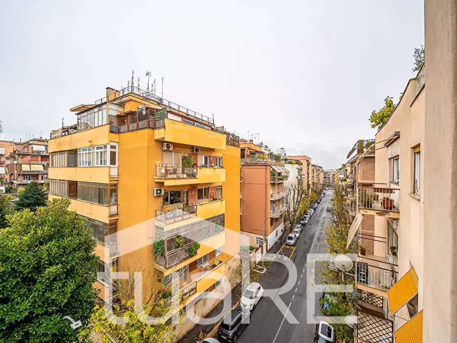 Immagine 5 di Appartamento in vendita  in Via Romeo Rodriguez Pereira a Roma