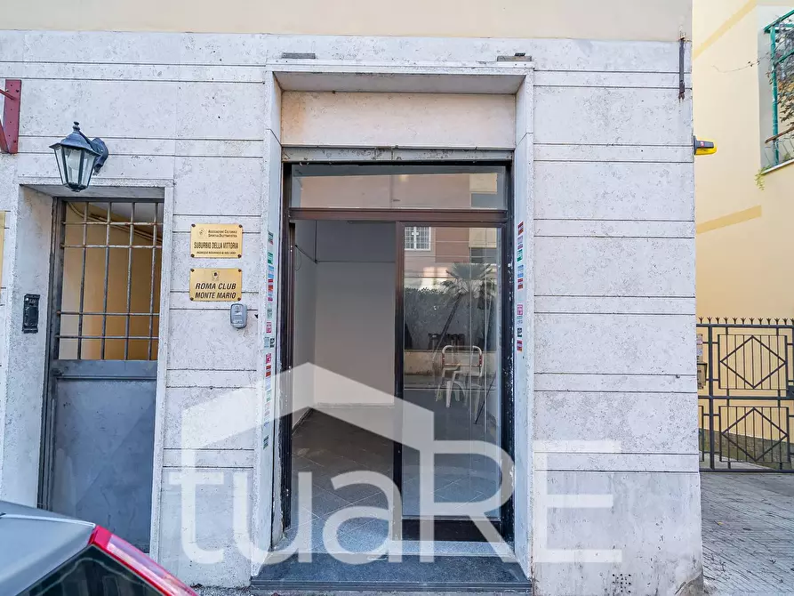 Immagine 9 di Negozio in vendita  in Via Alessandro Avoli a Roma