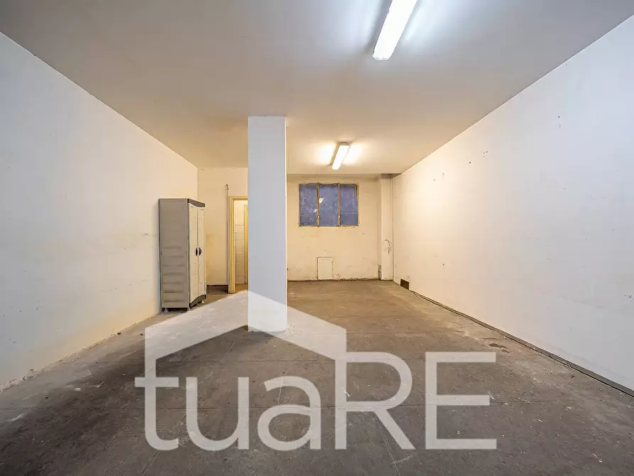 Immagine 7 di Negozio in vendita  in Via Di Boccea a Roma