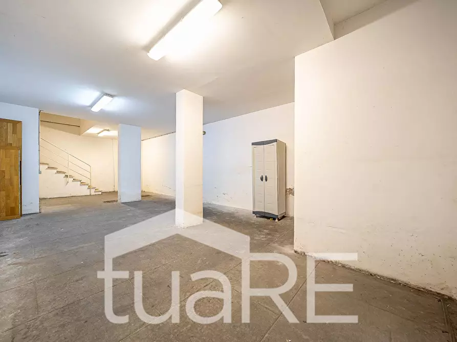 Immagine 8 di Negozio in vendita  in Via Di Boccea a Roma