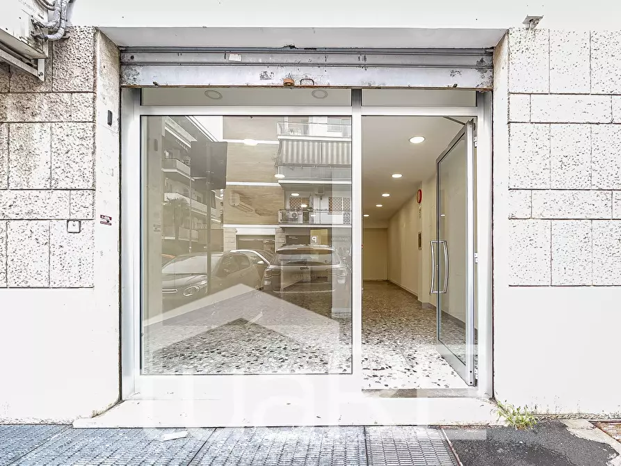 Immagine 11 di Negozio in vendita  in Via Di Boccea a Roma