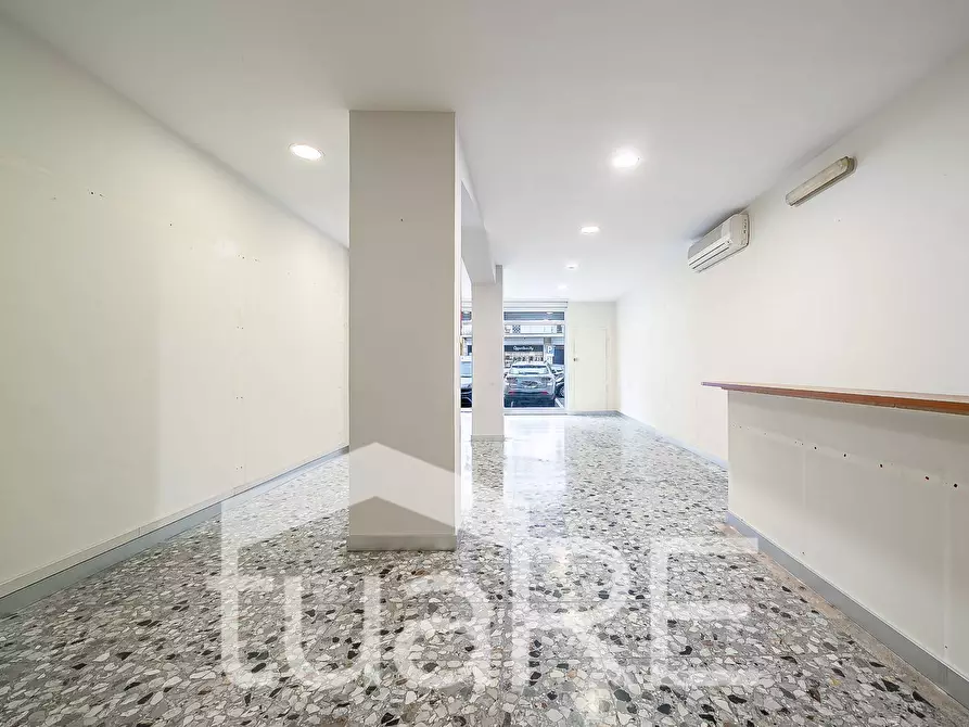 Immagine 20 di Negozio in vendita  in Via Di Boccea a Roma