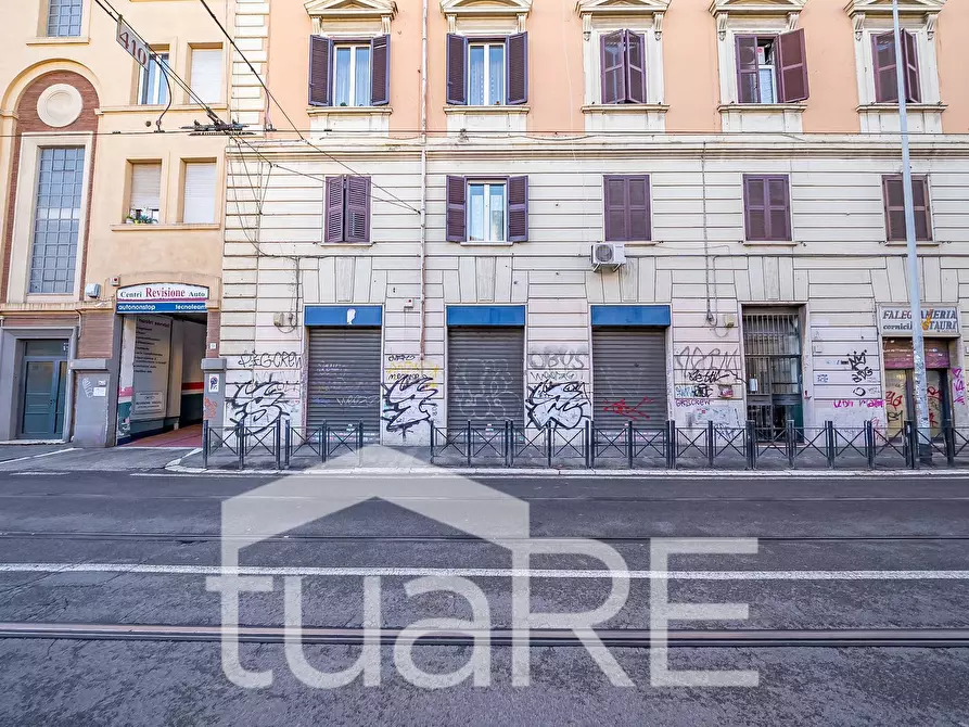Immagine 4 di Negozio in vendita  in Via Dei Reti a Roma