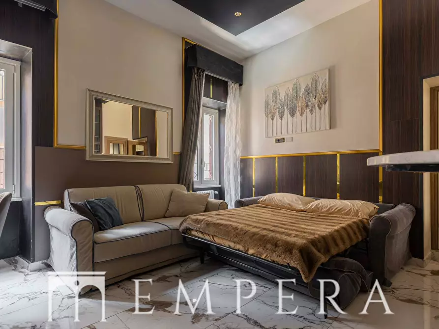 Immagine 5 di Appartamento in vendita  in Via Della Vite a Roma