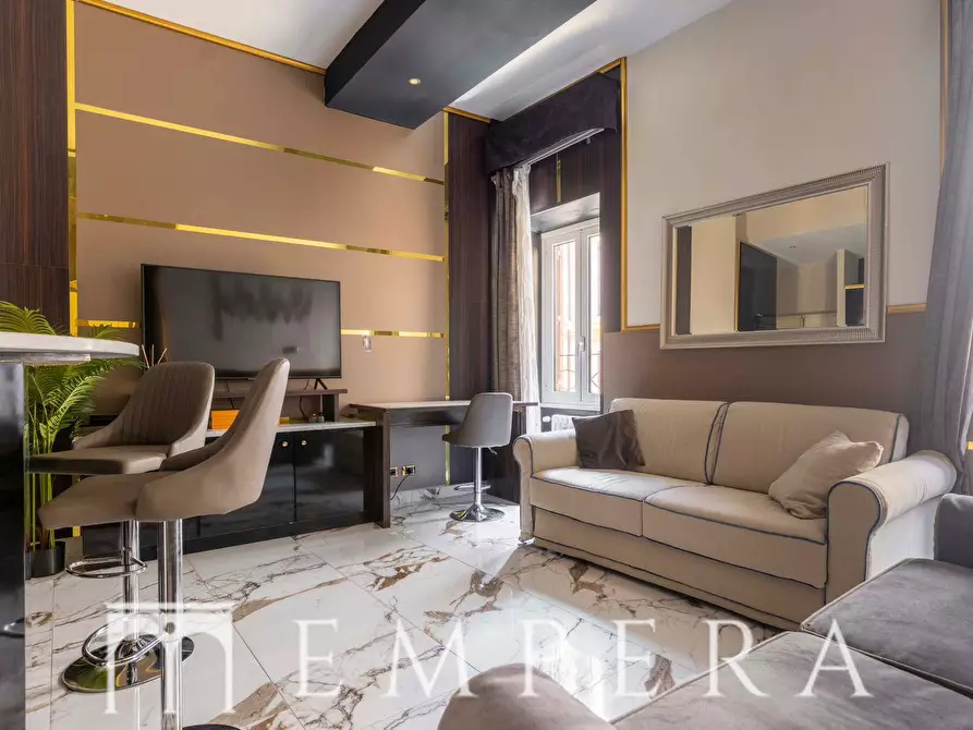 Immagine 7 di Appartamento in vendita  in Via Della Vite a Roma