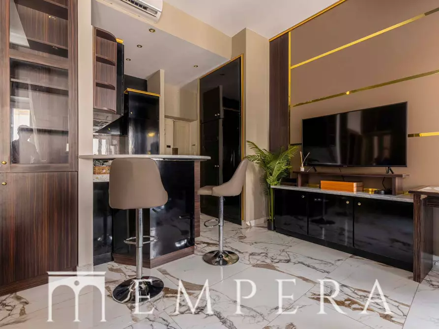 Immagine 9 di Appartamento in vendita  in Via Della Vite a Roma