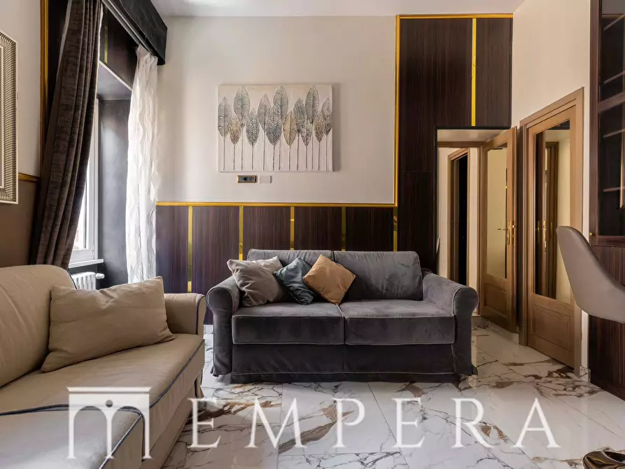 Immagine 10 di Appartamento in vendita  in Via Della Vite a Roma