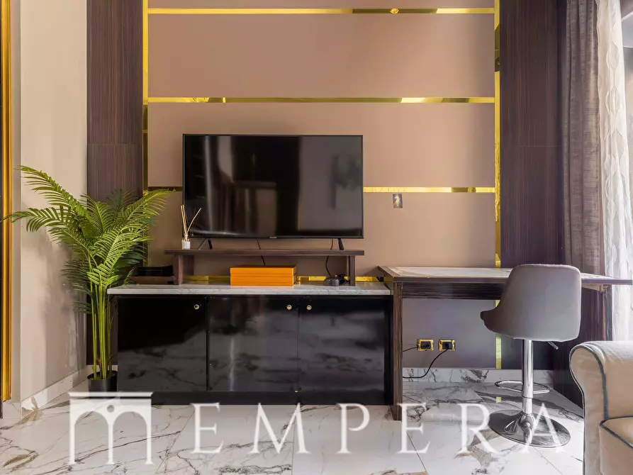 Immagine 11 di Appartamento in vendita  in Via Della Vite a Roma