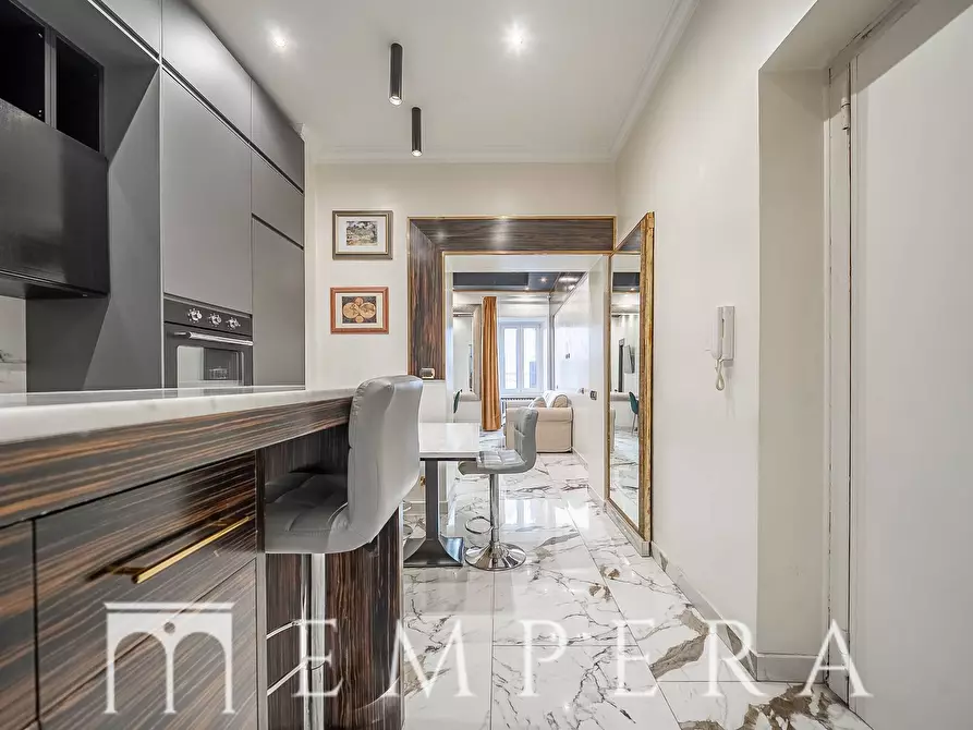 Immagine 18 di Appartamento in vendita  in Via Della Vite a Roma