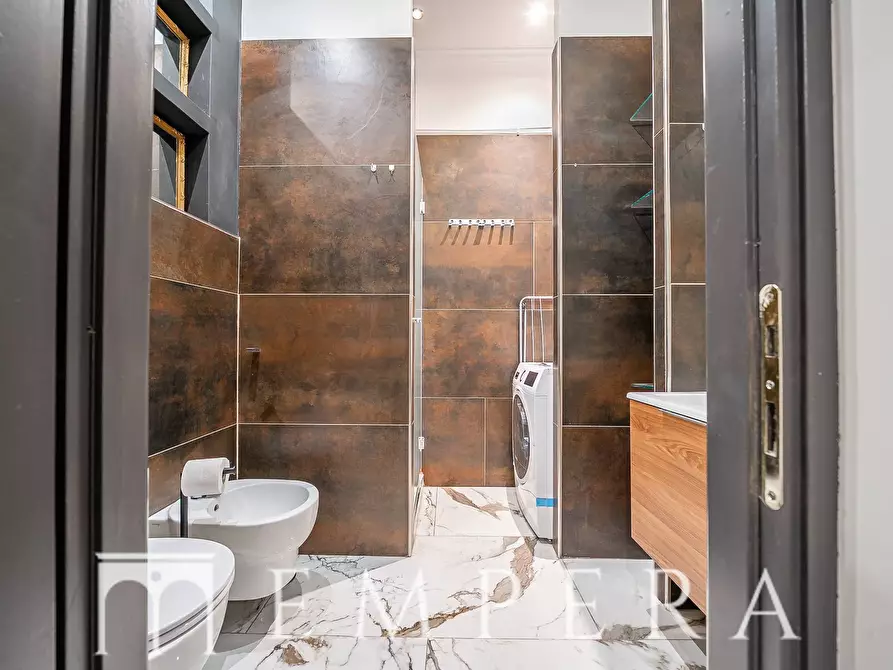 Immagine 26 di Appartamento in vendita  in Via Della Vite a Roma