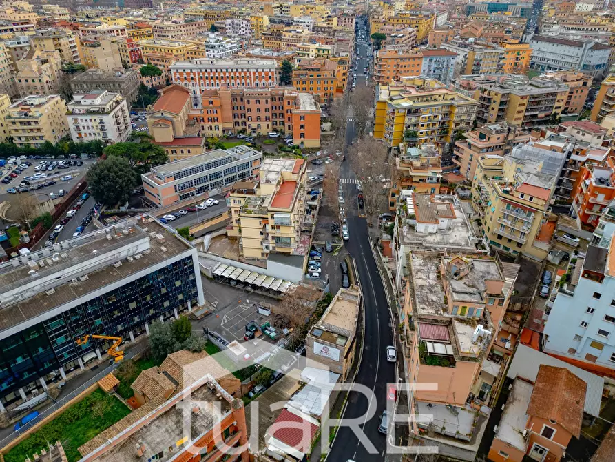 Immagine 21 di Box auto in vendita  in Via Di San Tommaso D'aquino a Roma