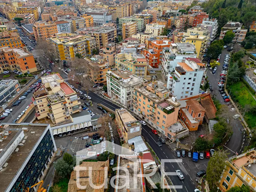 Immagine 23 di Box auto in vendita  in Via Di San Tommaso D'aquino a Roma