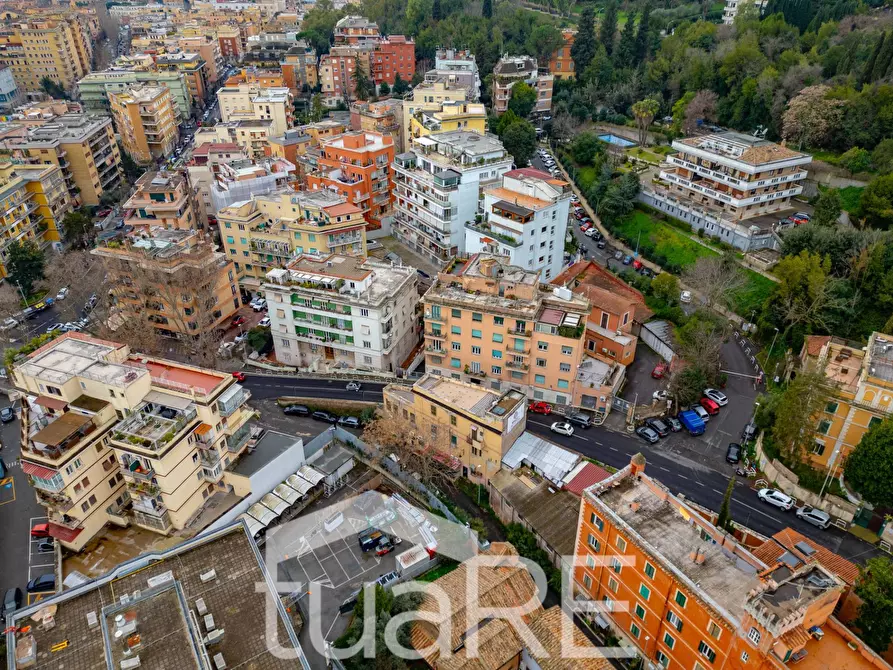 Immagine 25 di Box auto in vendita  in Via Di San Tommaso D'aquino a Roma