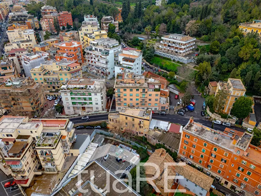 Immagine 26 di Box auto in vendita  in Via Di San Tommaso D'aquino a Roma