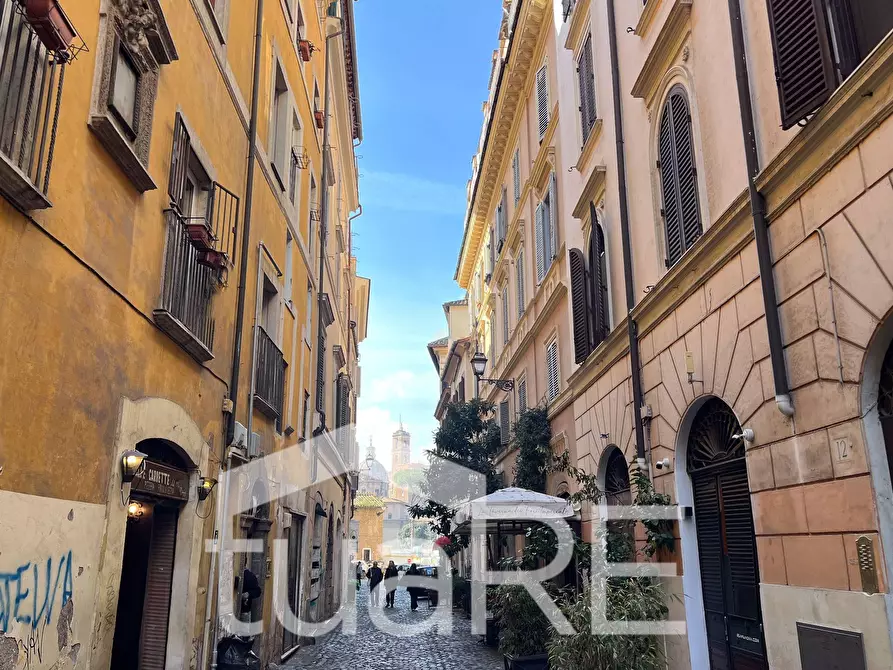 Immagine 16 di Negozio in vendita  in Via Della Madonna Dei Monti a Roma