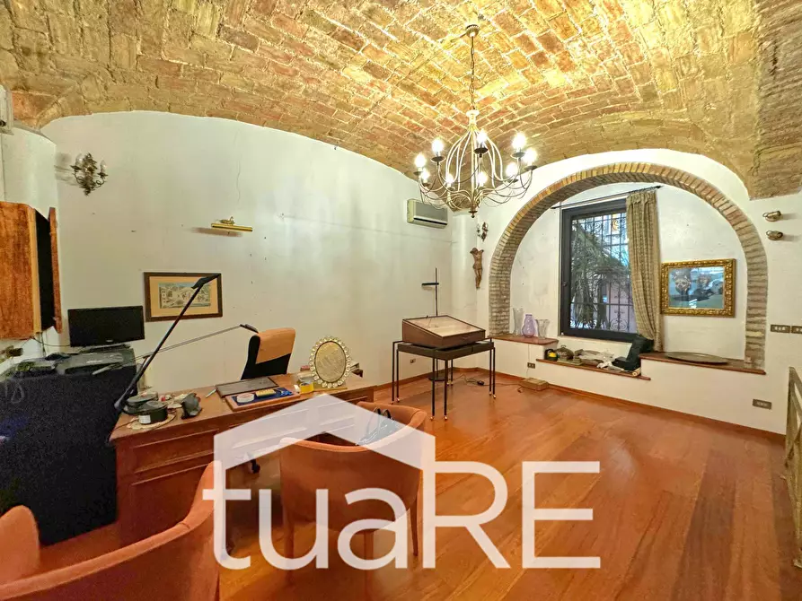 Immagine 3 di Negozio in affitto  in Via Sardegna a Roma