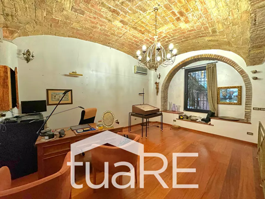 Immagine 5 di Negozio in affitto  in Via Sardegna a Roma