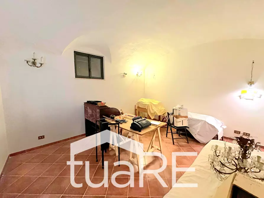 Immagine 8 di Negozio in affitto  in Via Sardegna a Roma