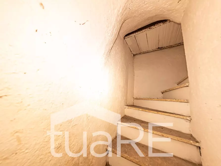 Immagine 7 di Magazzino in vendita  in Via Dei Banchi Nuovi a Roma