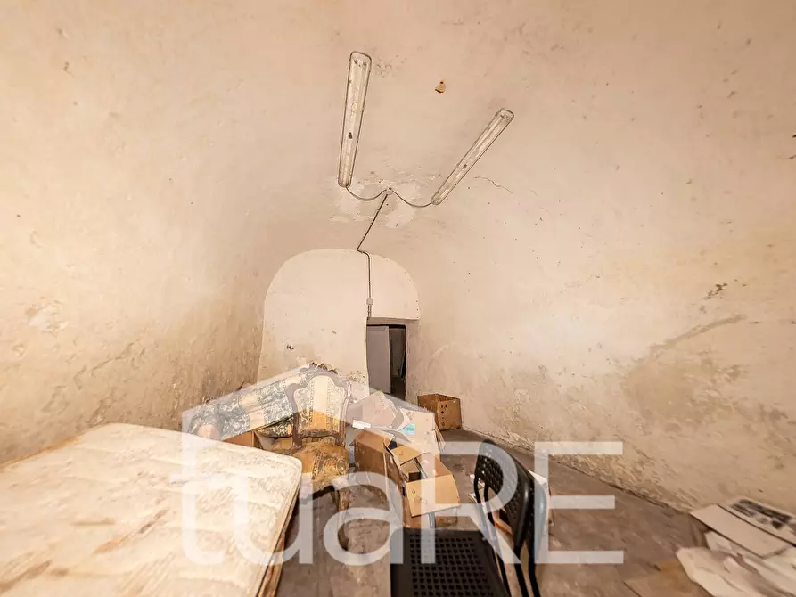 Immagine 18 di Magazzino in vendita  in Via Dei Banchi Nuovi a Roma