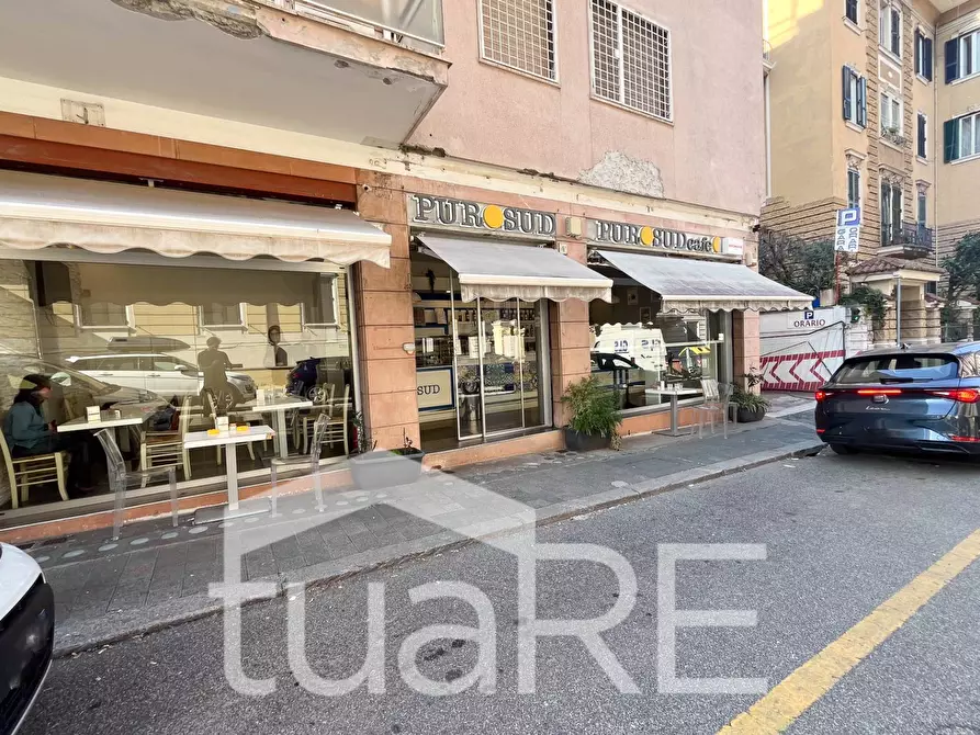 Immagine 22 di Negozio in vendita  in Via Giambattista Morgagni a Roma