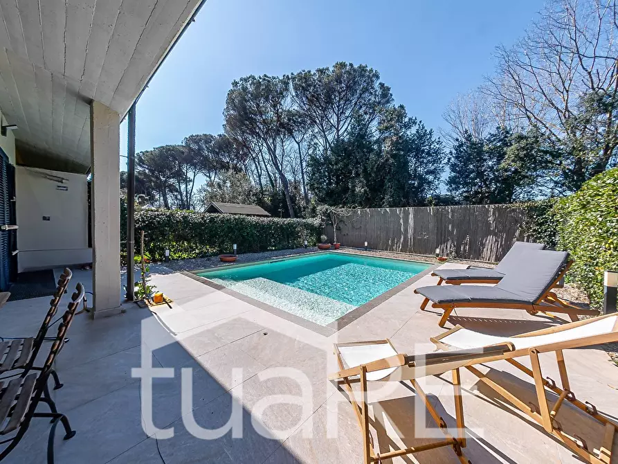 Immagine 26 di Villa in vendita  in Largo Dell' Olgiata a Roma