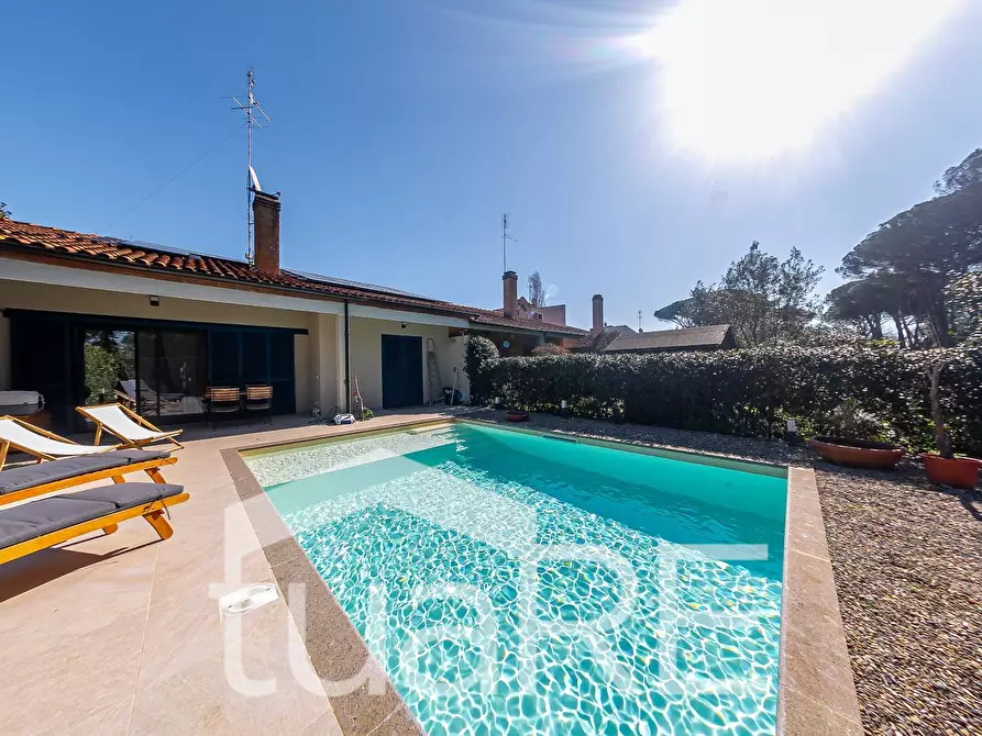 Immagine 28 di Villa in vendita  in Largo Dell' Olgiata a Roma