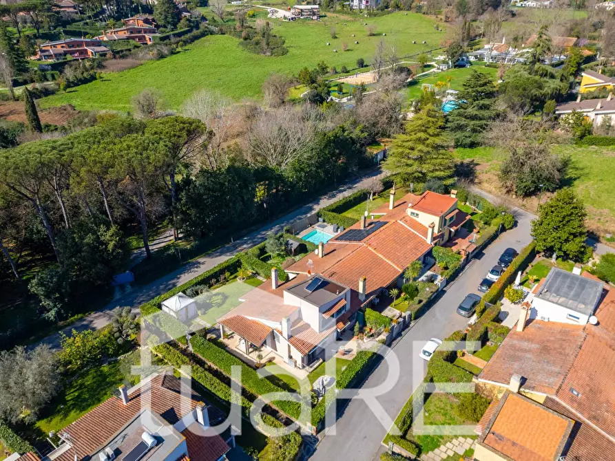 Immagine 43 di Villa in vendita  in Largo Dell' Olgiata a Roma
