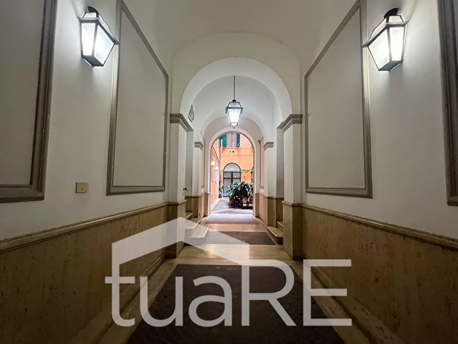 Immagine 25 di Appartamento in vendita  in Via Emilia a Roma