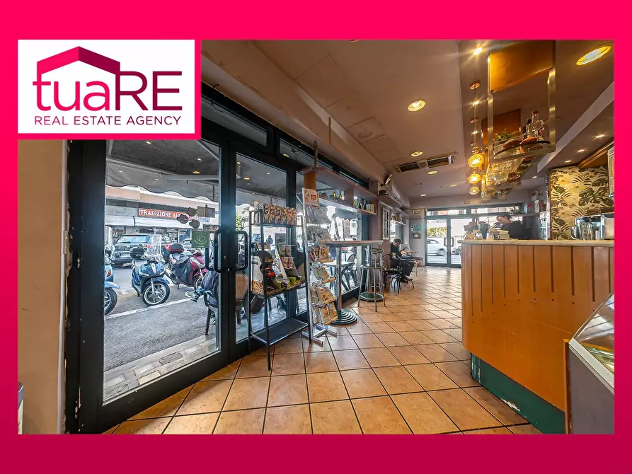 Immagine 1 di Negozio in vendita  in Via Santa Bernadette a Roma