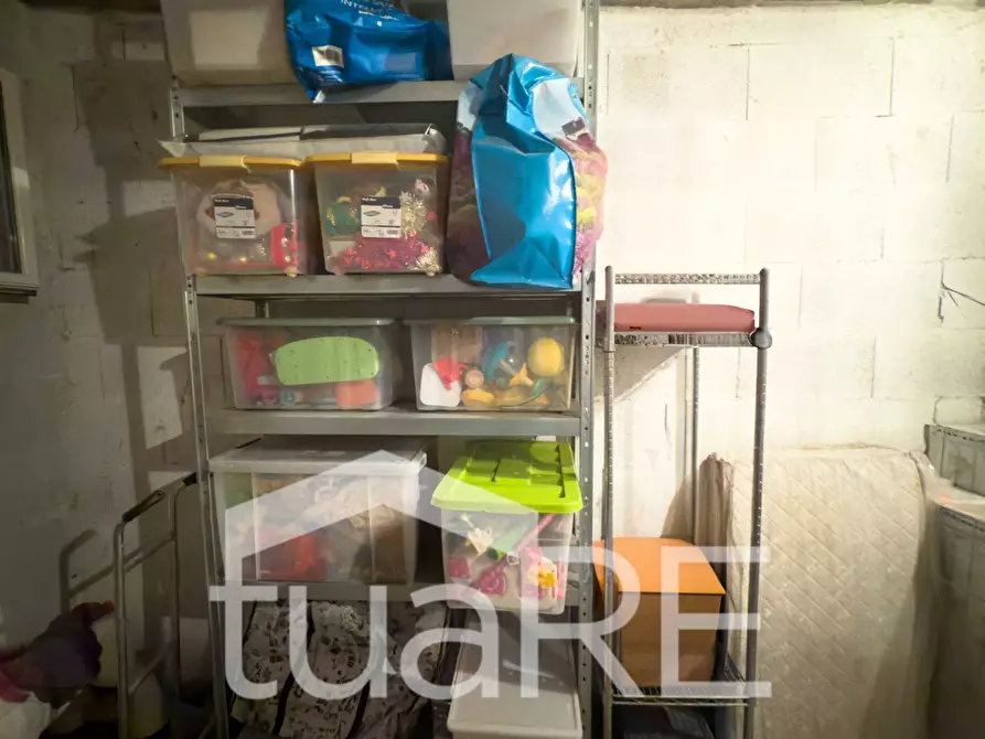 Immagine 15 di Magazzino in vendita  in Via Di San Francesco A Ripa a Roma