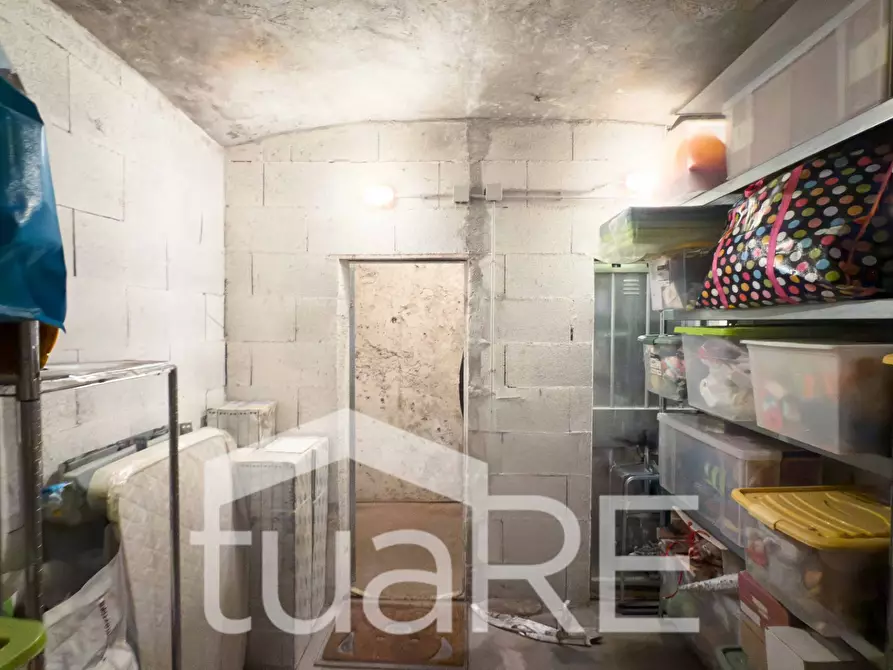 Immagine 10 di Magazzino in vendita  in Via Di San Francesco A Ripa a Roma