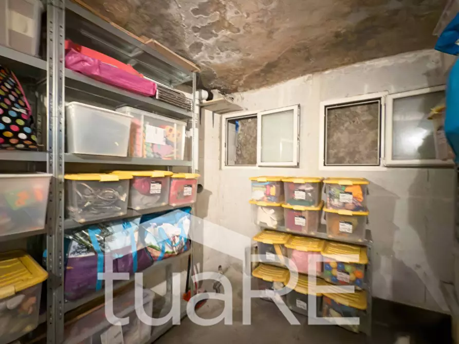 Immagine 12 di Magazzino in vendita  in Via Di San Francesco A Ripa a Roma