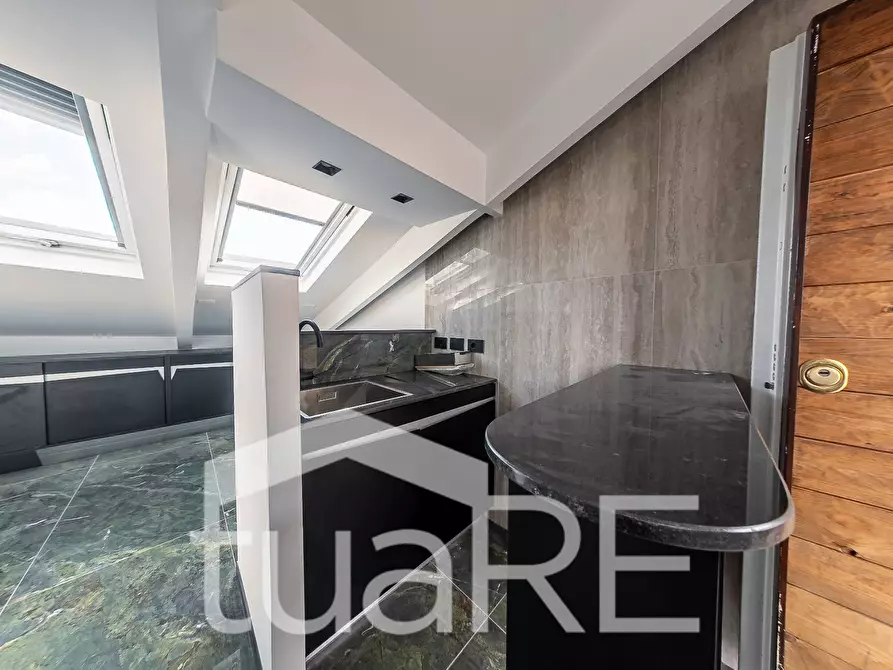 Immagine 20 di Appartamento in vendita  in Via Bergamo a Roma